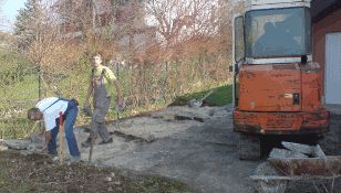 A térburkolás tükrének kiszedése.
